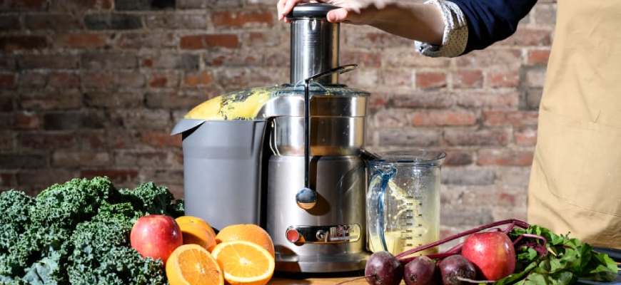 Juice Up Your Life_ A Comprehensive Guide to Fruit Juicers